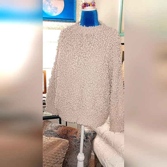 Pink Lily Gray Sherpa style Popcorn knit Sweater    ☺️Bundle and save - Picture 5 of 7